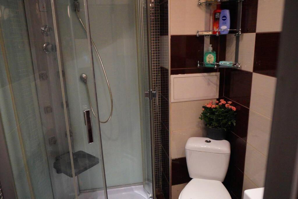Sofia Zen - On Metro, Ultra Fast Wi-Fi Apartment Ngoại thất bức ảnh
