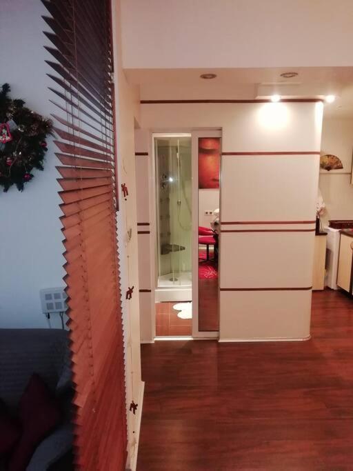 Sofia Zen - On Metro, Ultra Fast Wi-Fi Apartment Ngoại thất bức ảnh