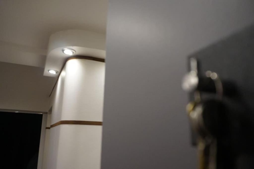 Sofia Zen - On Metro, Ultra Fast Wi-Fi Apartment Ngoại thất bức ảnh